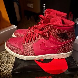 Air Jordan 1 High Red Elephant Print - Size 11